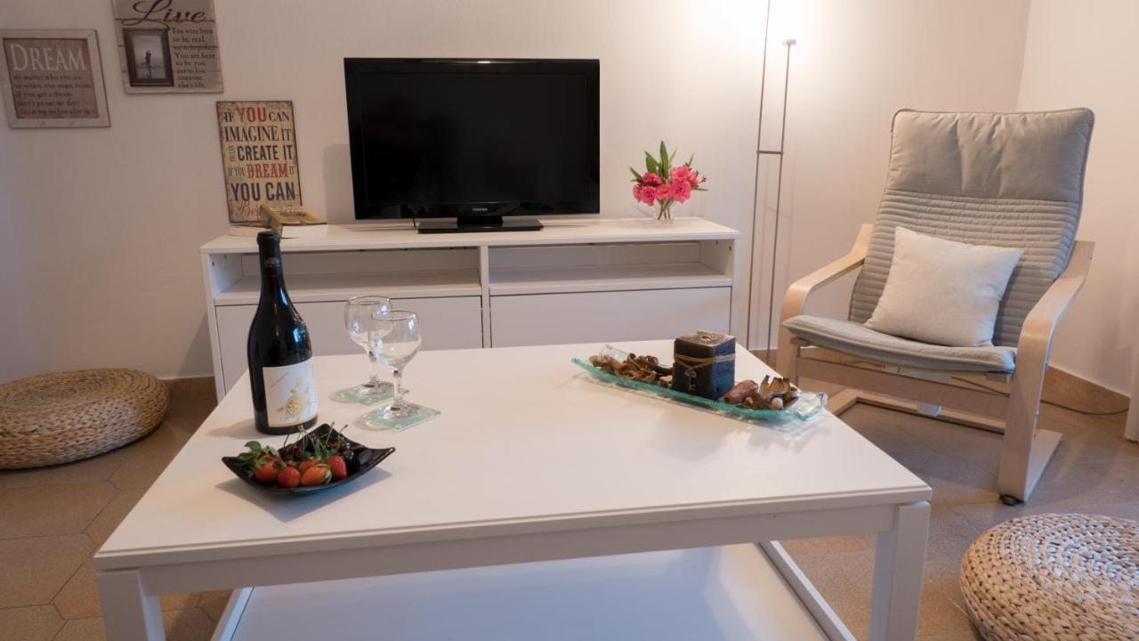 Cozy Family Friendly Apartment With Large Garden Close To Beaches - Dirella Kynopiástai Exteriör bild