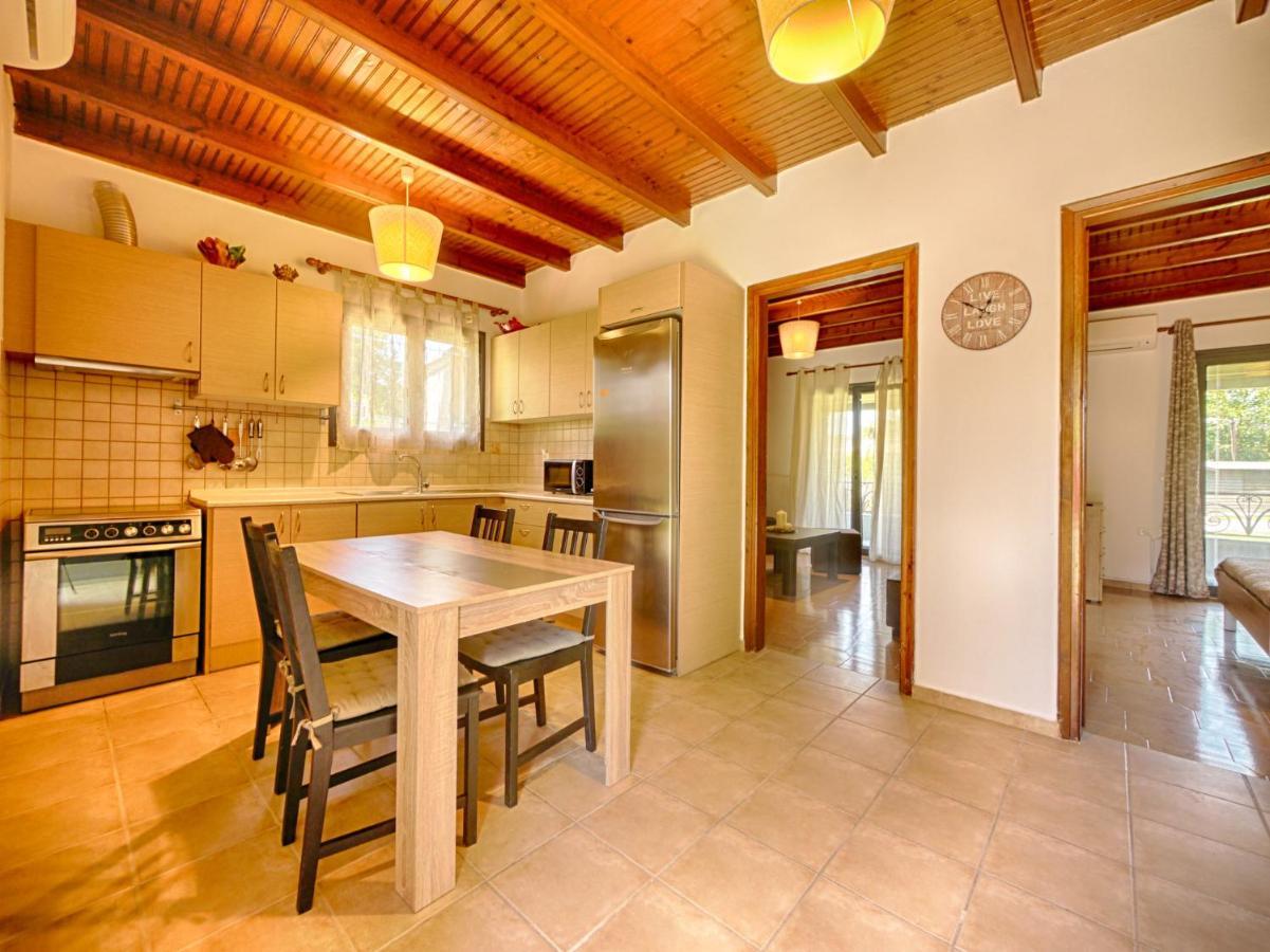 Cozy Family Friendly Apartment With Large Garden Close To Beaches - Dirella Kynopiástai Exteriör bild