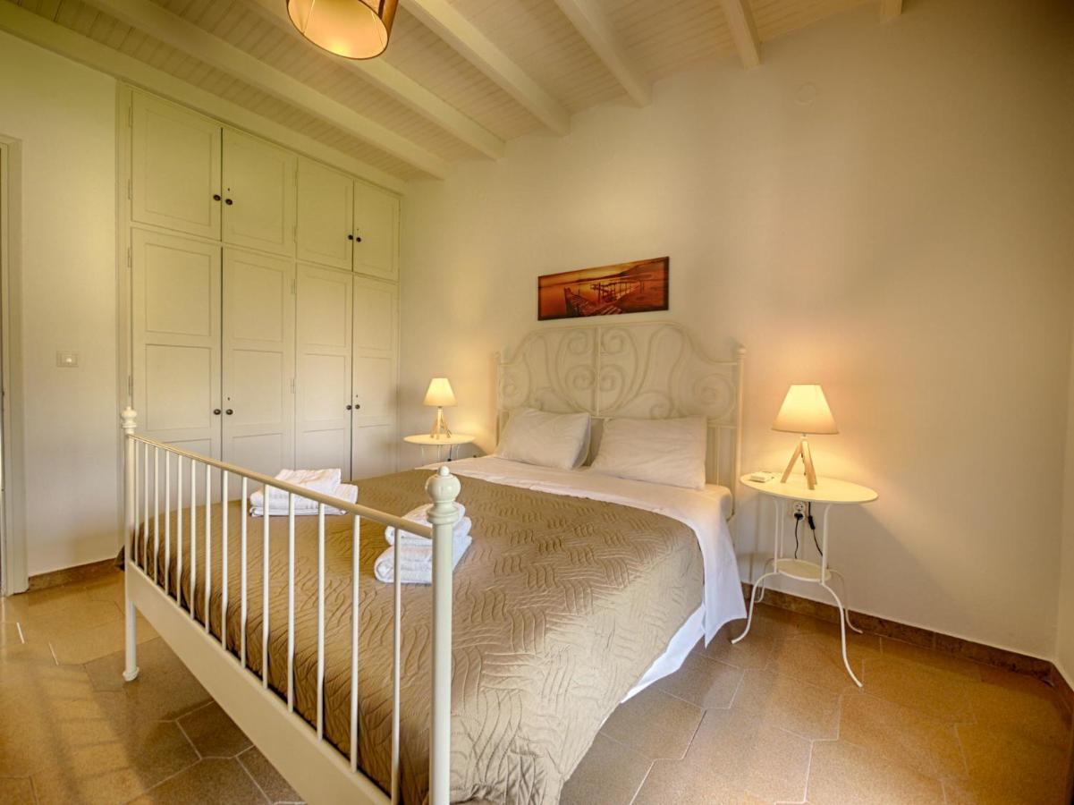 Cozy Family Friendly Apartment With Large Garden Close To Beaches - Dirella Kynopiástai Exteriör bild