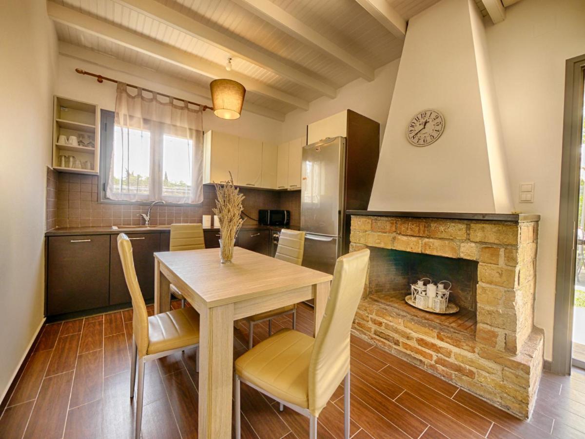 Cozy Family Friendly Apartment With Large Garden Close To Beaches - Dirella Kynopiástai Exteriör bild