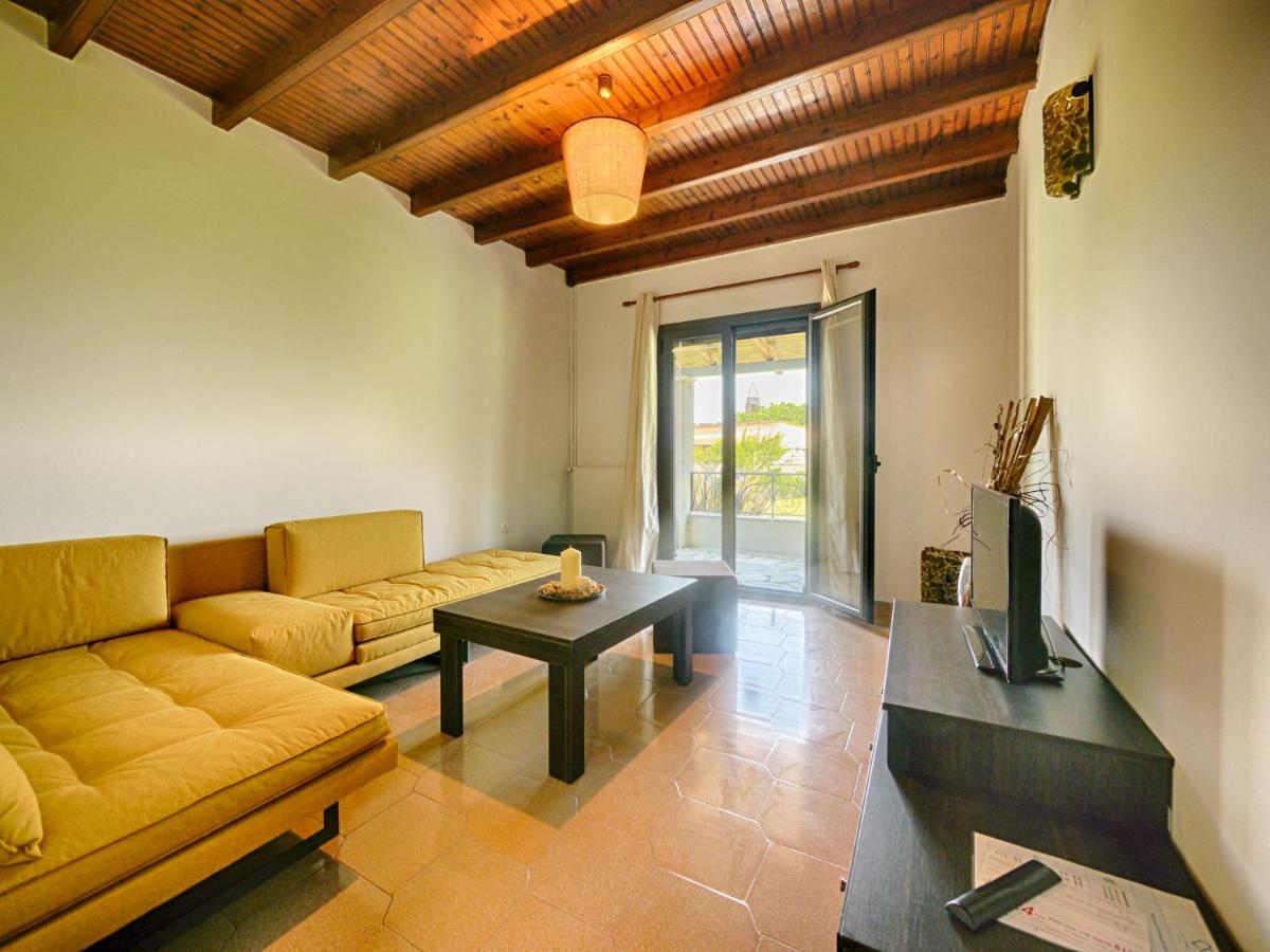Cozy Family Friendly Apartment With Large Garden Close To Beaches - Dirella Kynopiástai Exteriör bild
