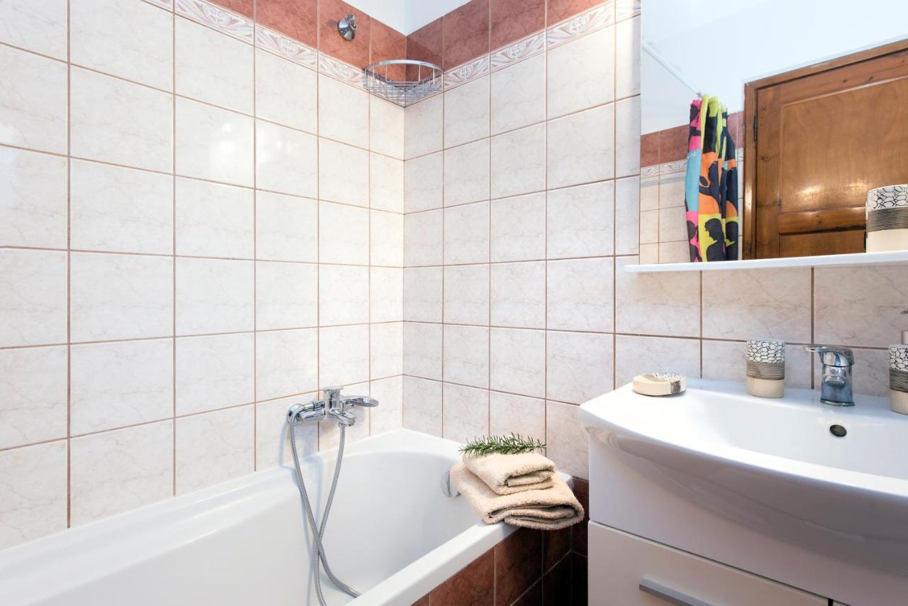 Cozy Family Friendly Apartment With Large Garden Close To Beaches - Dirella Kynopiástai Exteriör bild