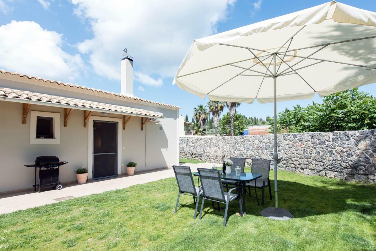 Cozy Family Friendly Apartment With Large Garden Close To Beaches - Dirella Kynopiástai Exteriör bild