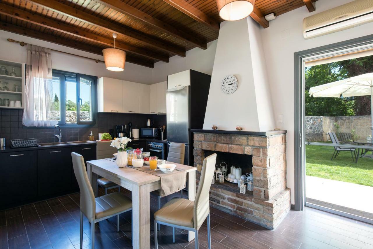 Cozy Family Friendly Apartment With Large Garden Close To Beaches - Dirella Kynopiástai Exteriör bild